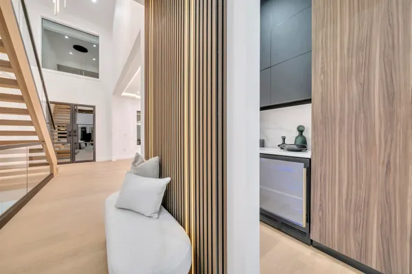 $2,599,995 | 801 Godwin Road, Paramus, NJ 07652