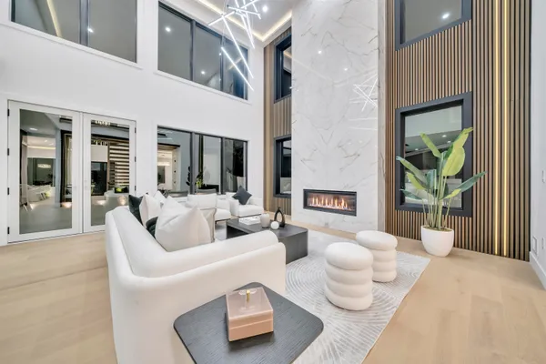 $2,599,995 | 801 Godwin Road, Paramus, NJ 07652