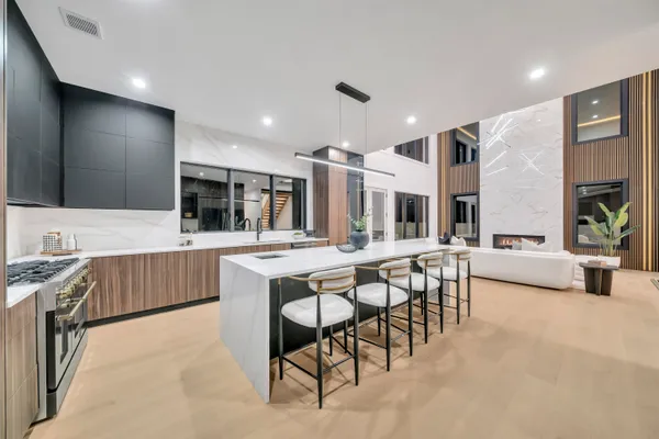 $2,599,995 | 801 Godwin Road, Paramus, NJ 07652