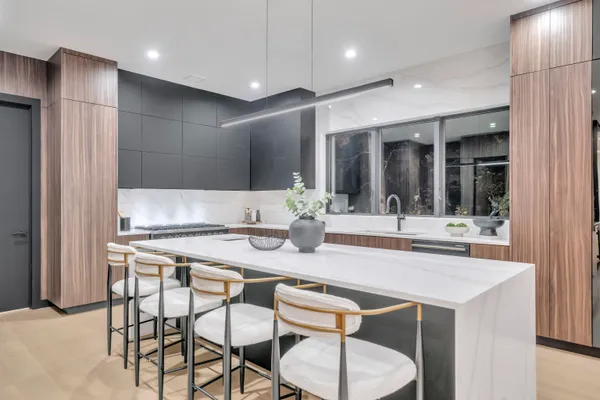 $2,599,995 | 801 Godwin Road, Paramus, NJ 07652