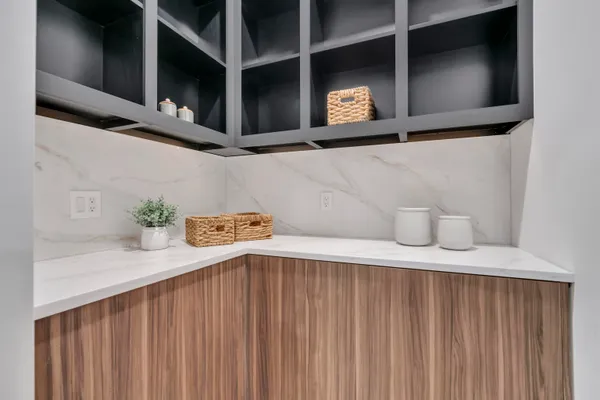 $2,599,995 | 801 Godwin Road, Paramus, NJ 07652