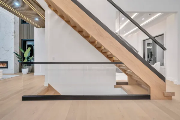 $2,599,995 | 801 Godwin Road, Paramus, NJ 07652