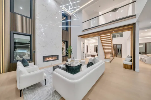 $2,599,995 | 801 Godwin Road, Paramus, NJ 07652