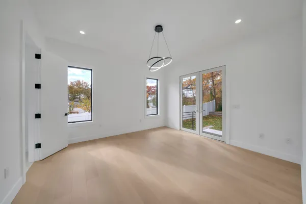 $2,599,995 | 801 Godwin Road, Paramus, NJ 07652