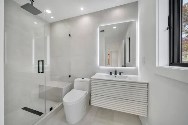 $2,599,995 | 801 Godwin Road, Paramus, NJ 07652