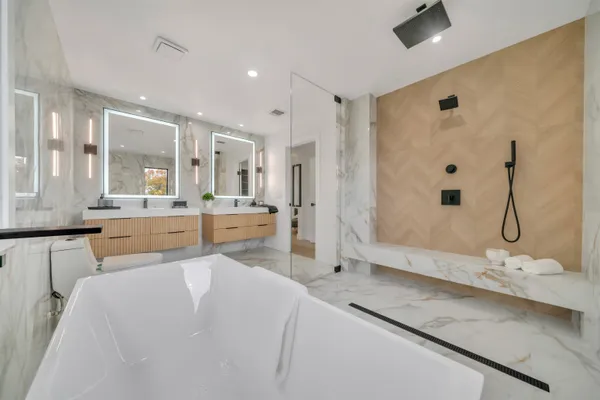 $2,599,995 | 801 Godwin Road, Paramus, NJ 07652