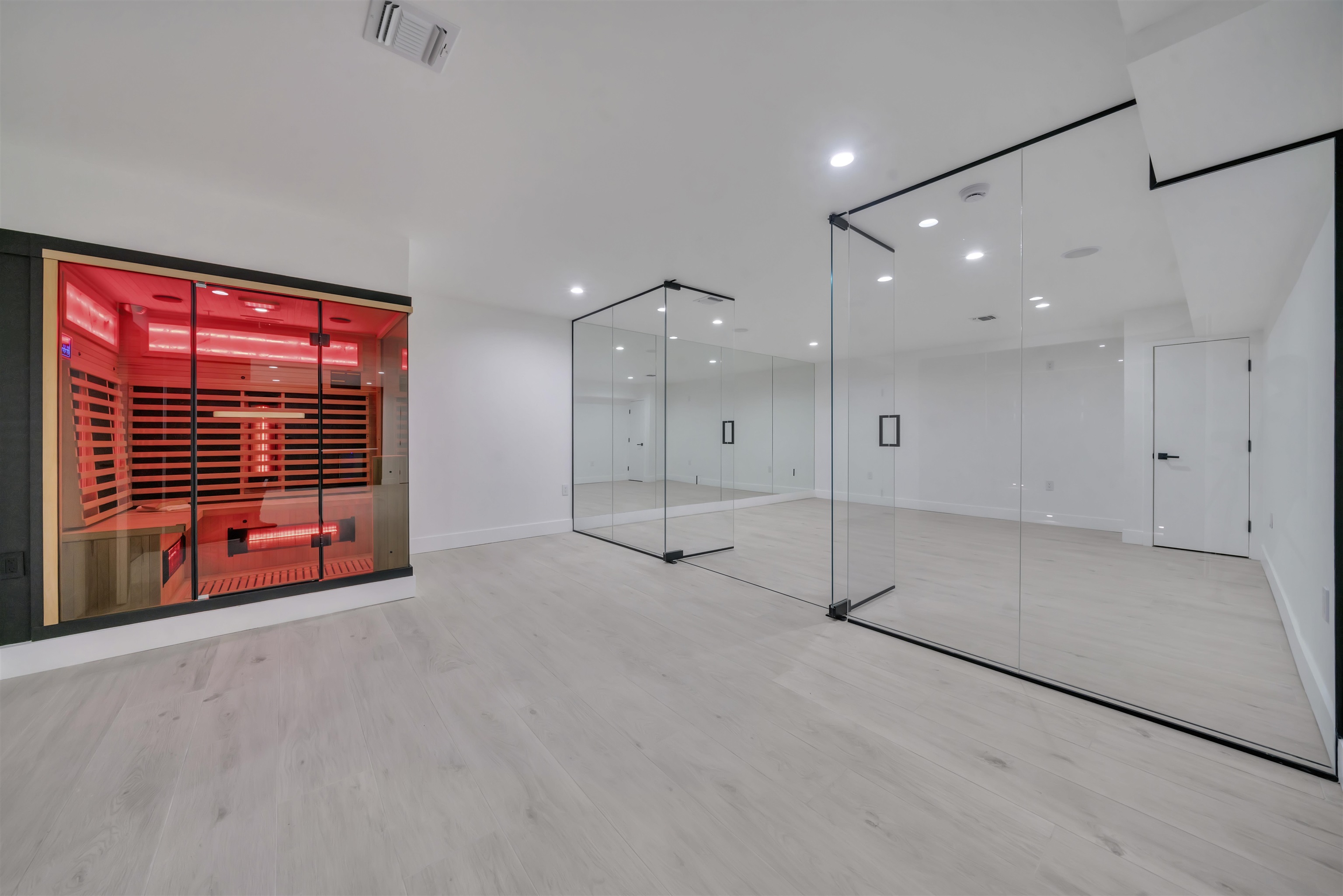 801 Godwin Road Paramus, NJ 07652 - Photo 41 of 50