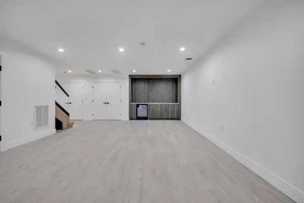 $2,599,995 | 801 Godwin Road, Paramus, NJ 07652