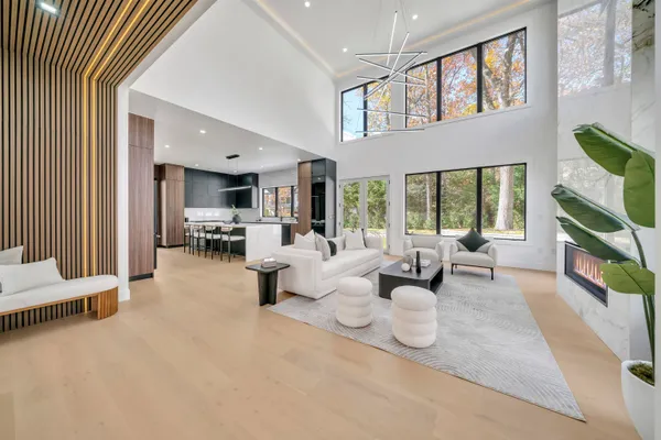 $2,599,995 | 801 Godwin Road, Paramus, NJ 07652