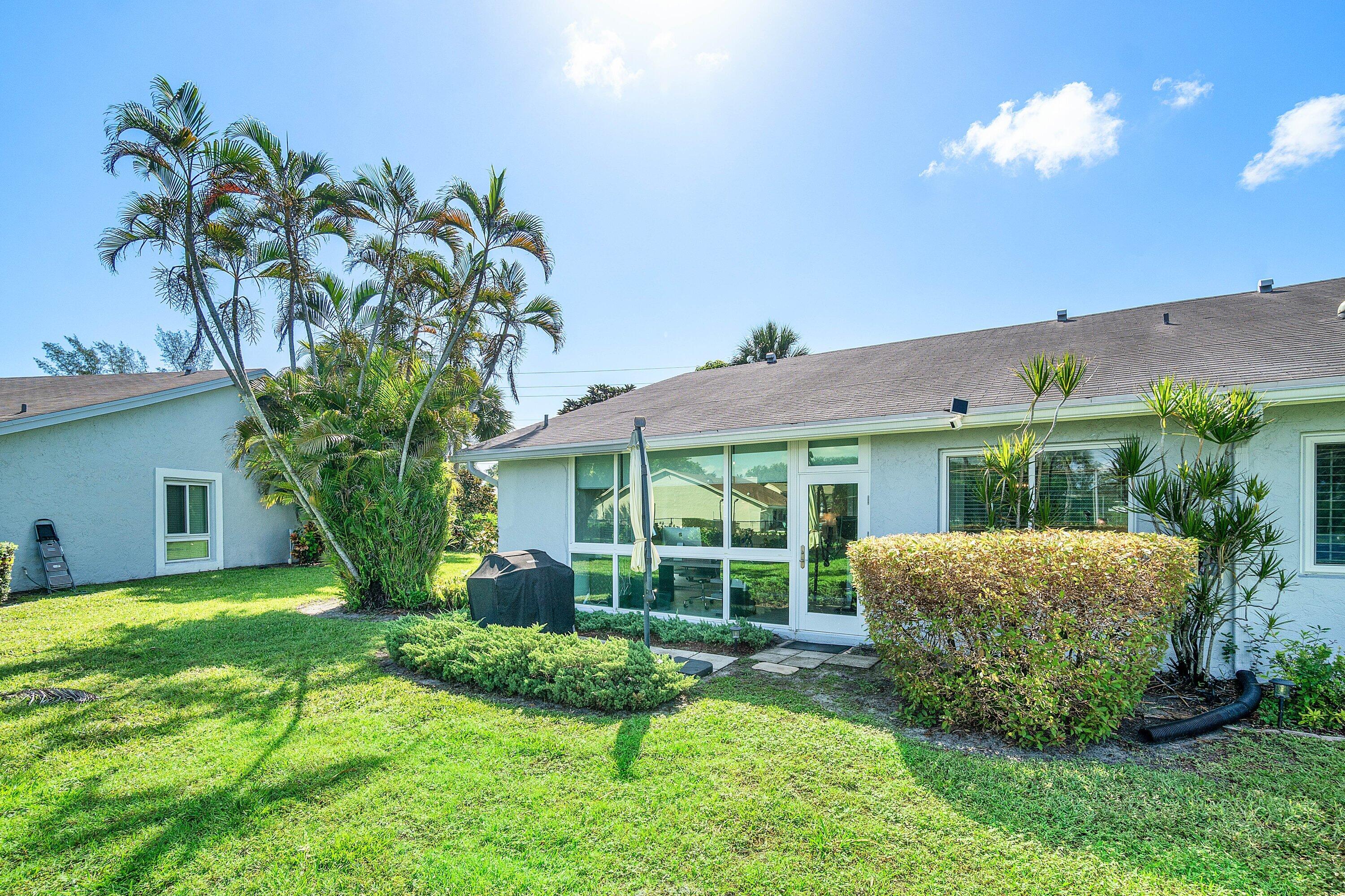 732 Lago Road Delray Beach, FL 33445 - Photo 31 of 42 Rear View