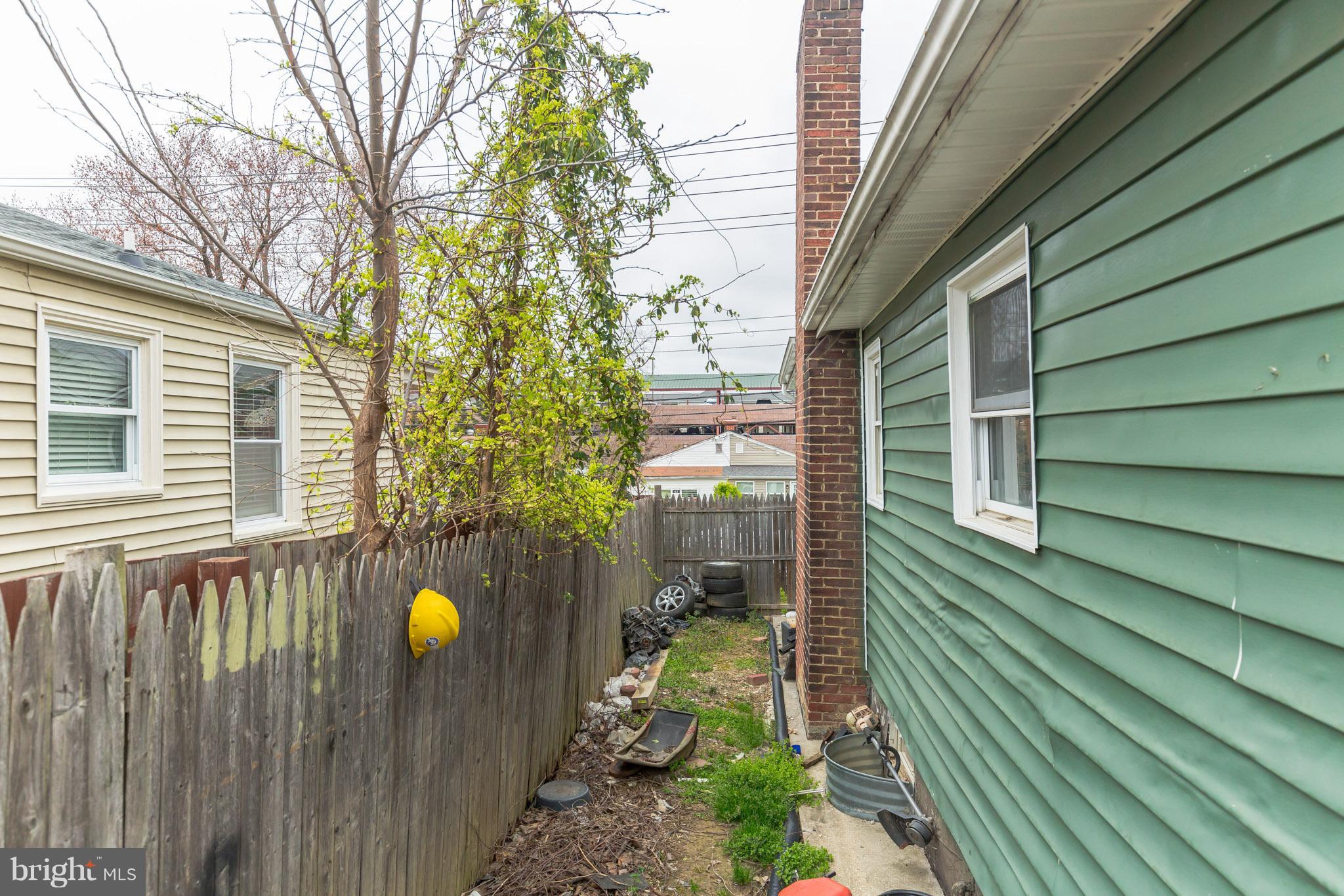 41 East Reed Avenue Alexandria, VA 22305 - Photo 17 of 30 a view of outdoor space and front view of a house