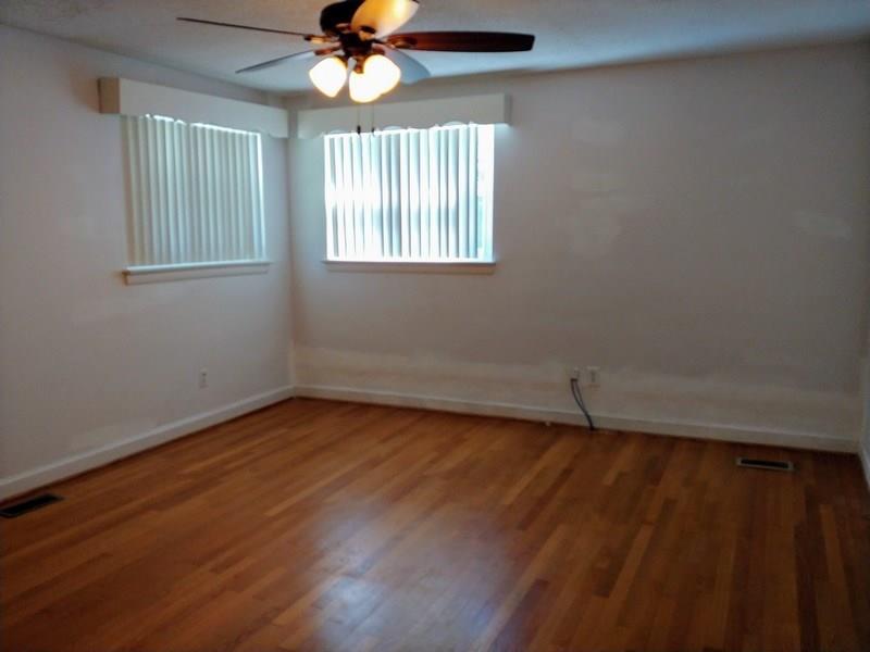 4937 Midway Sand Road Hickory, NC 28601 - Photo 11 of 21 Gallery Image 11