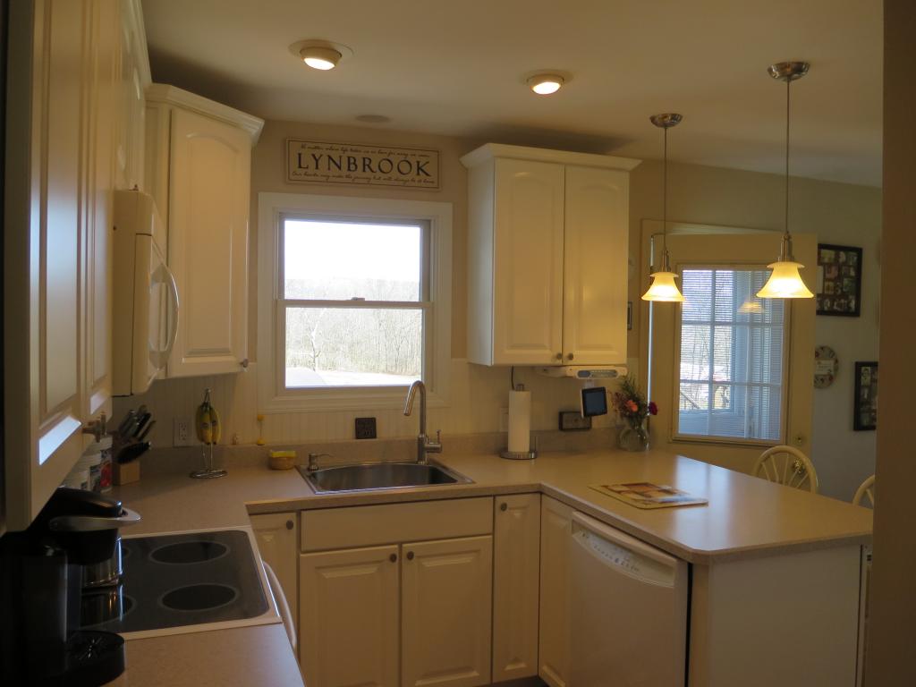 688 Bennett Hill Road Shaftsbury, VT 05262 - Photo 6 of 27 Gallery Image 6