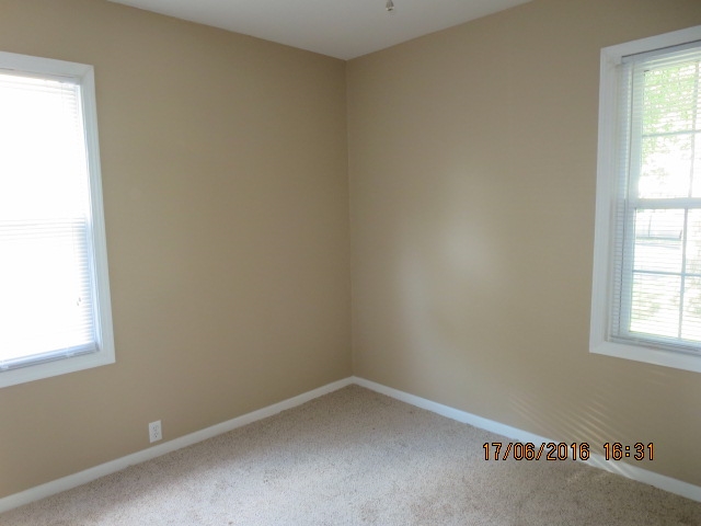 4400 Meadowridge Road Evansville, IN 47710 - Photo 9 of 16 Gallery Image 9