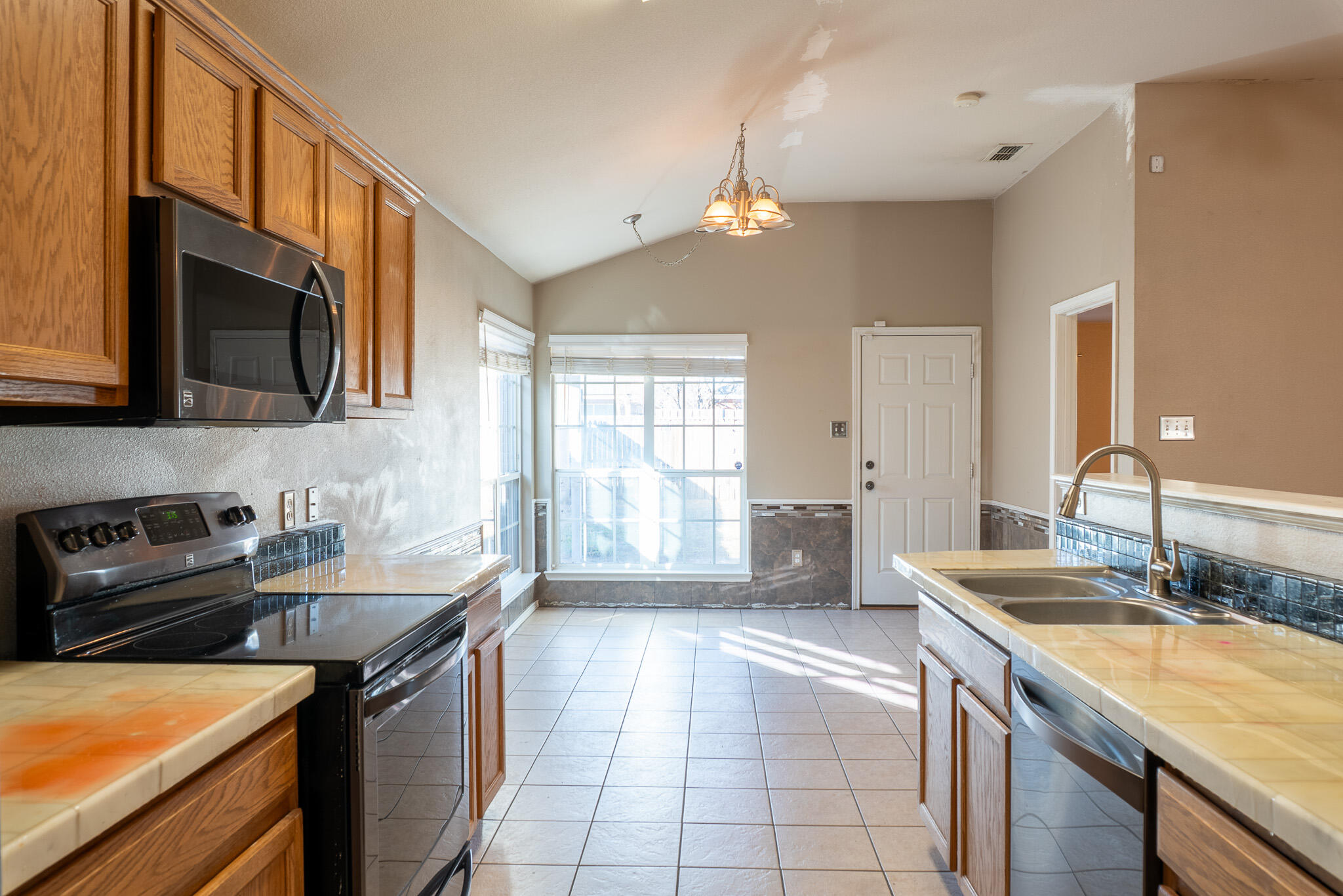 6536 91st Place Lubbock, TX 79424 - Photo 13 of 34 DSC03956-HDR