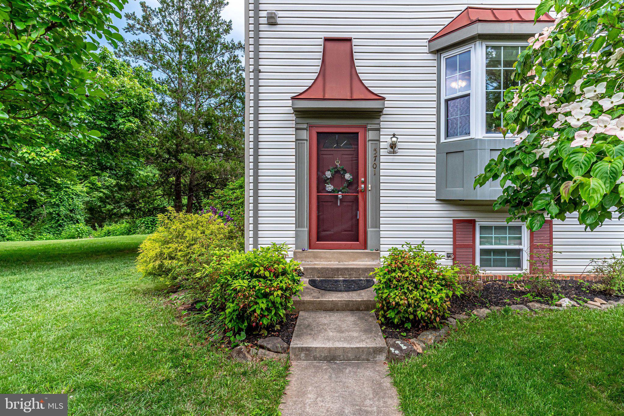 5701 Mason Bluff Drive Burke, VA 22015 - Photo 9 of 79