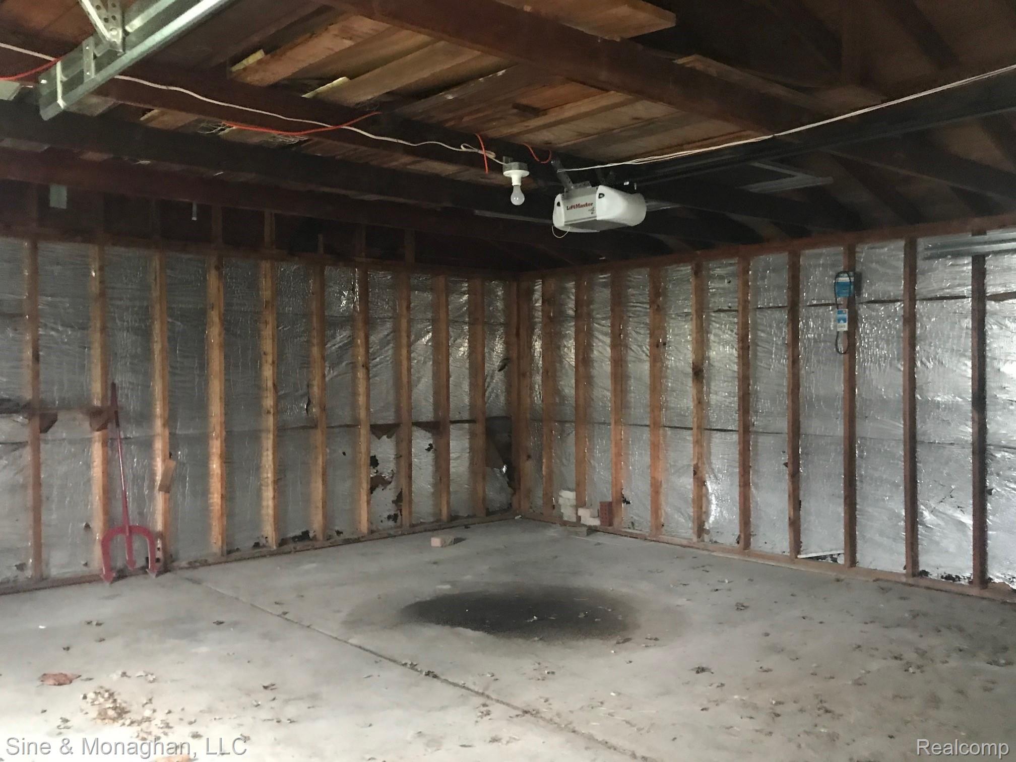 4638 Shell Court Warren, MI 48091 - Photo 27 of 28 4638 SHELL INSIDE INSULATED NEWER GARAGE.jpg