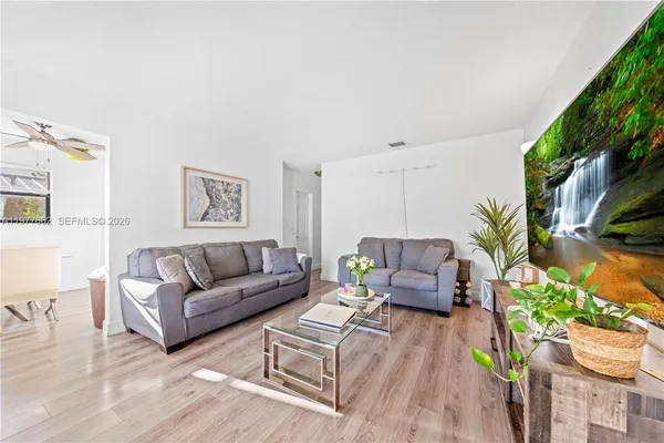 $2,400 | 581 Northwest 113th Street, Unit 581, Miami Shores, FL 33168