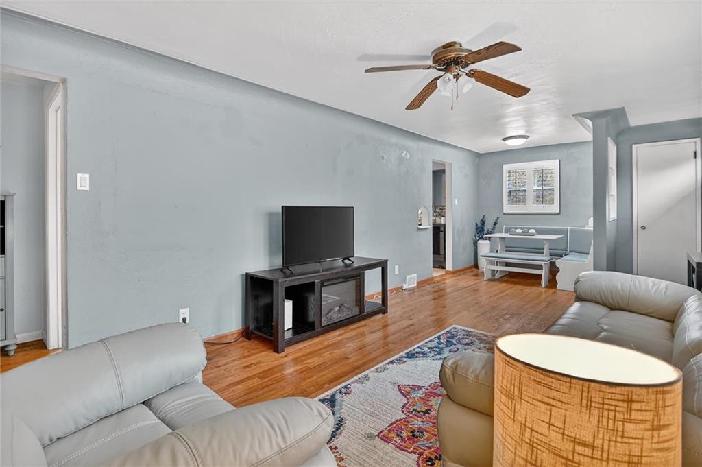 1195 Lebanon School Road West Mifflin, PA 15122 - Photo 11 of 40