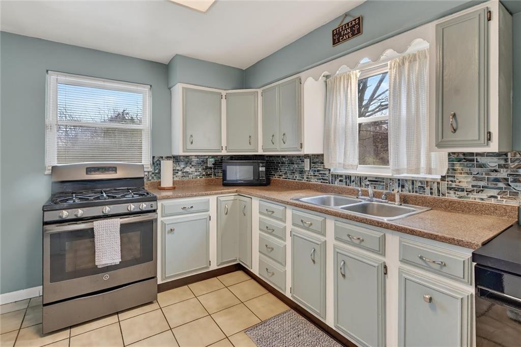 1195 Lebanon School Road West Mifflin, PA 15122 - Photo 14 of 40