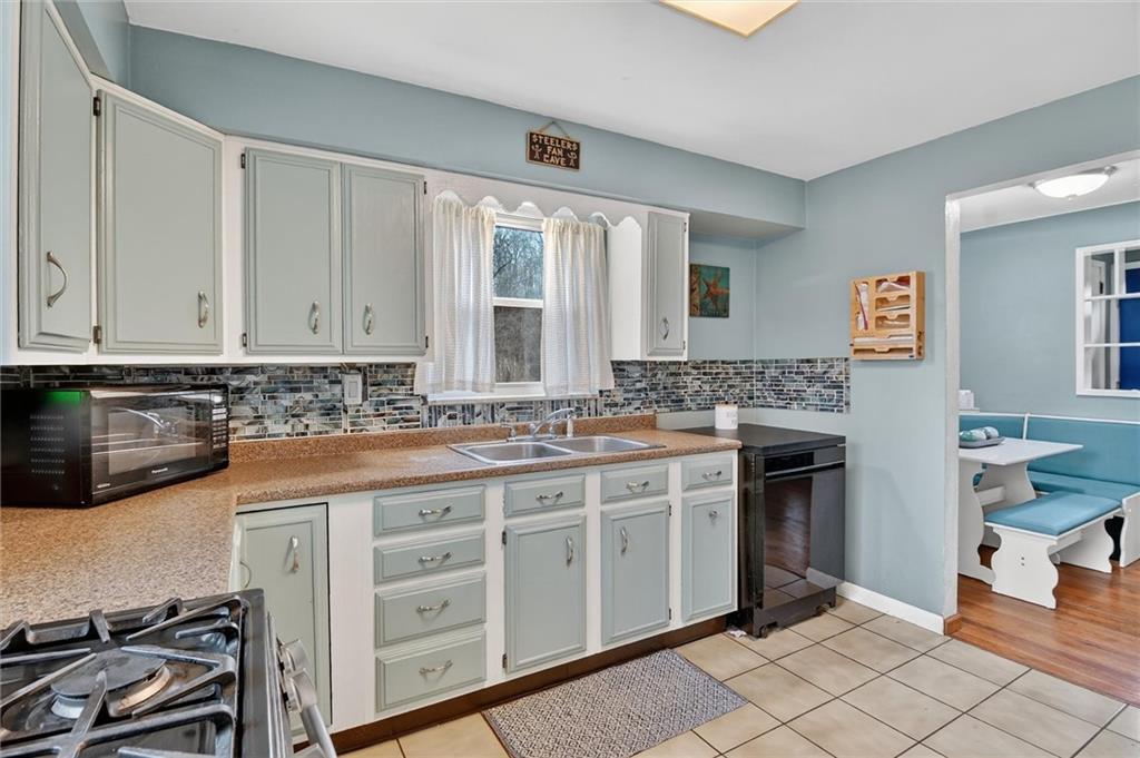 1195 Lebanon School Road West Mifflin, PA 15122 - Photo 16 of 40