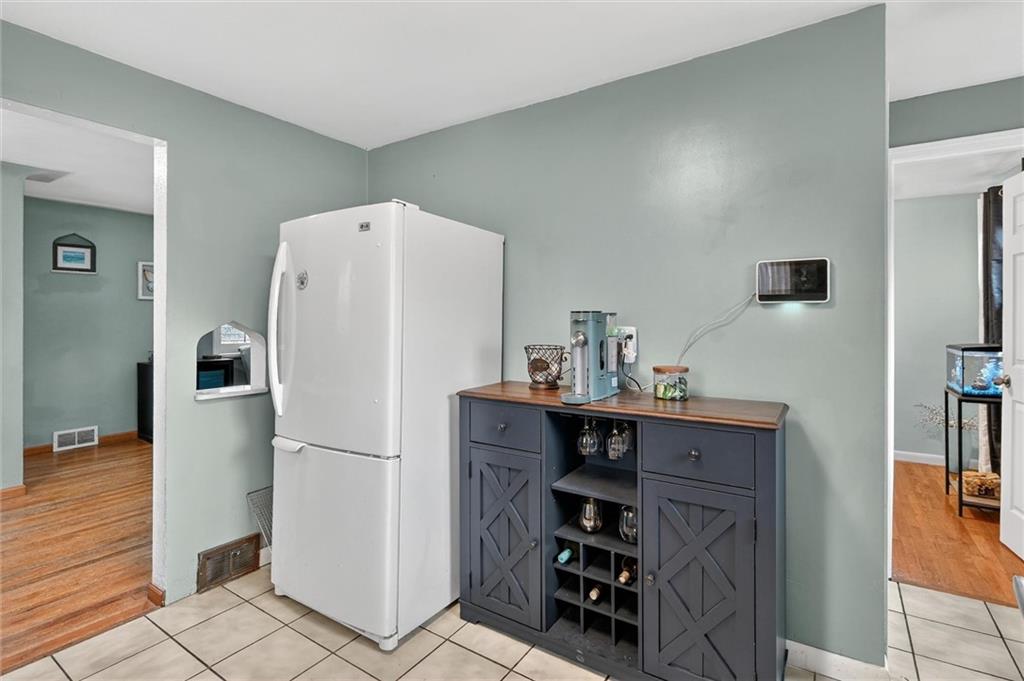 1195 Lebanon School Road West Mifflin, PA 15122 - Photo 17 of 40