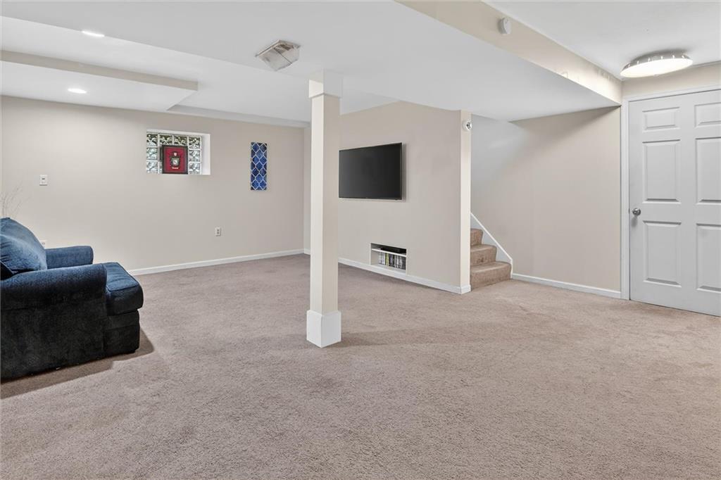 1195 Lebanon School Road West Mifflin, PA 15122 - Photo 29 of 40