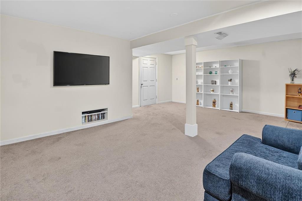 1195 Lebanon School Road West Mifflin, PA 15122 - Photo 31 of 40