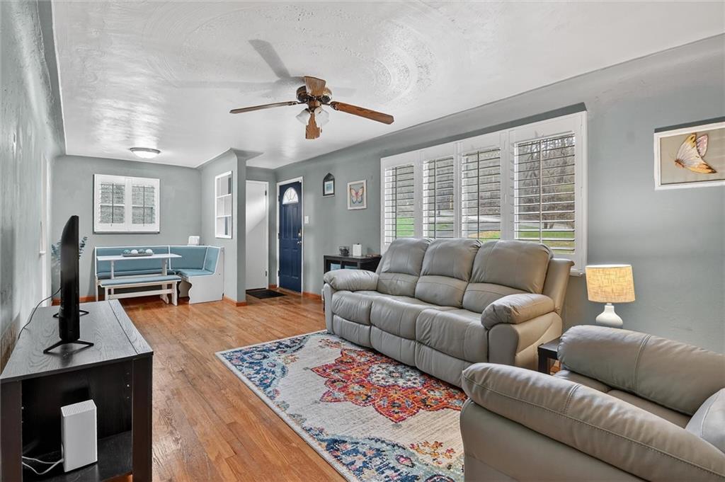 1195 Lebanon School Road West Mifflin, PA 15122 - Photo 7 of 40