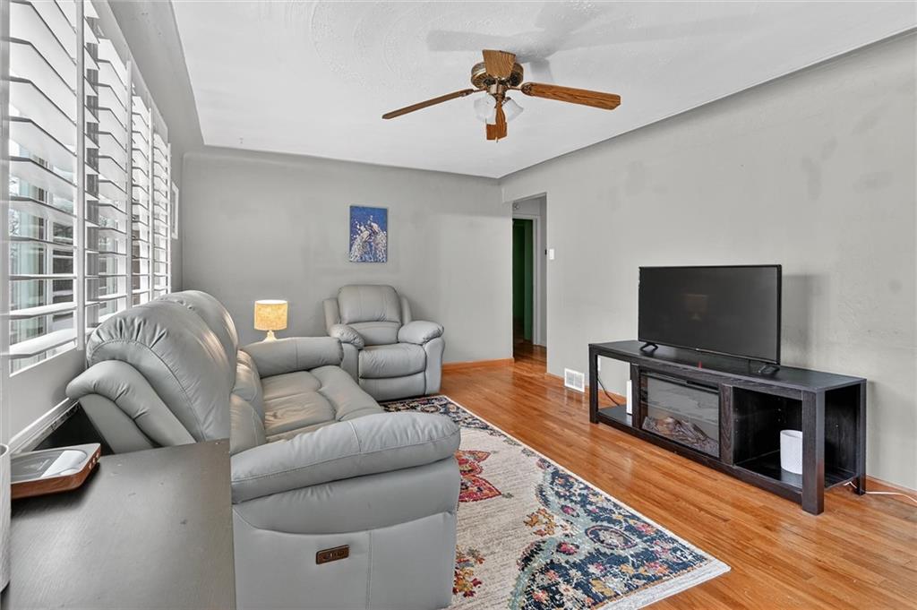 1195 Lebanon School Road West Mifflin, PA 15122 - Photo 8 of 40