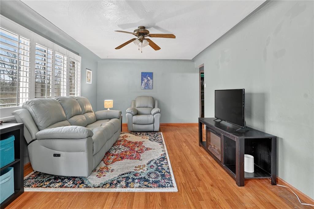 1195 Lebanon School Road West Mifflin, PA 15122 - Photo 9 of 40