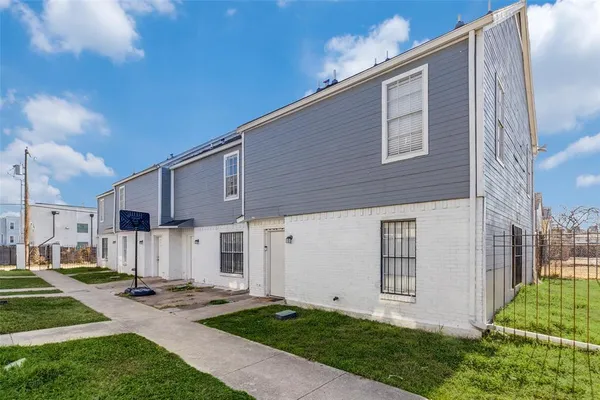 $1,800 | 4618 San Jacinto Street, Unit A, Dallas, TX 75204