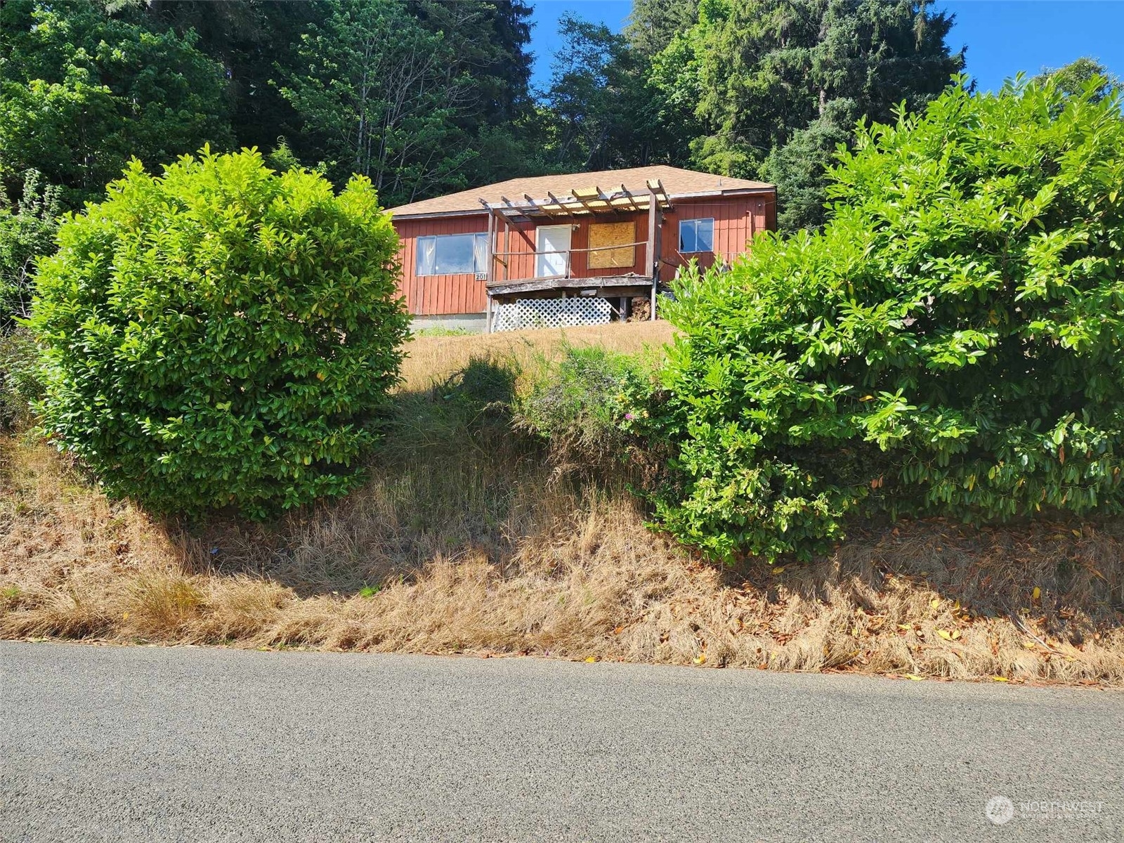 201 Pioneer Boulevard Aberdeen, WA 98520 - Photo 1 of 26