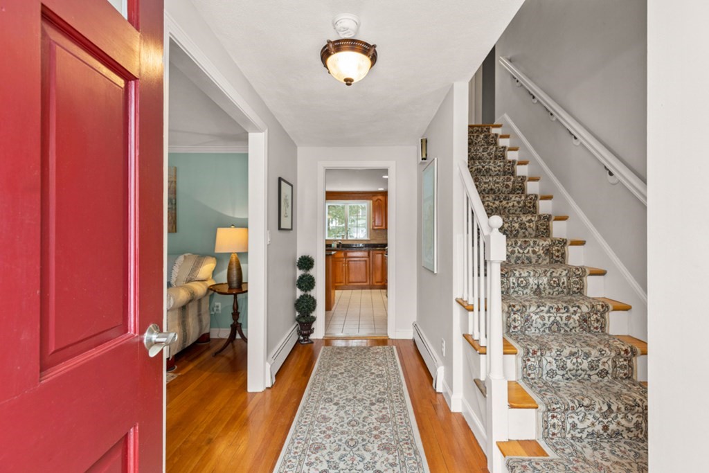 45 Ash Hill Road Reading, MA 01867 - Photo 4 of 30 Gallery Image 4