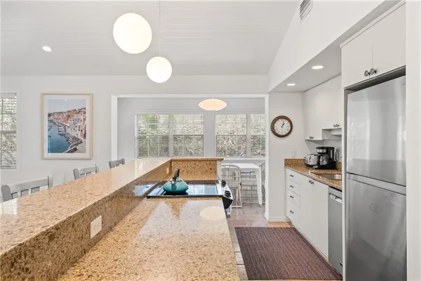 $9,000 | 1195 Winding Oaks Circle East, Unit 308, Vero Beach, FL 32963