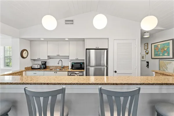 $9,000 | 1195 Winding Oaks Circle East, Unit 308, Vero Beach, FL 32963