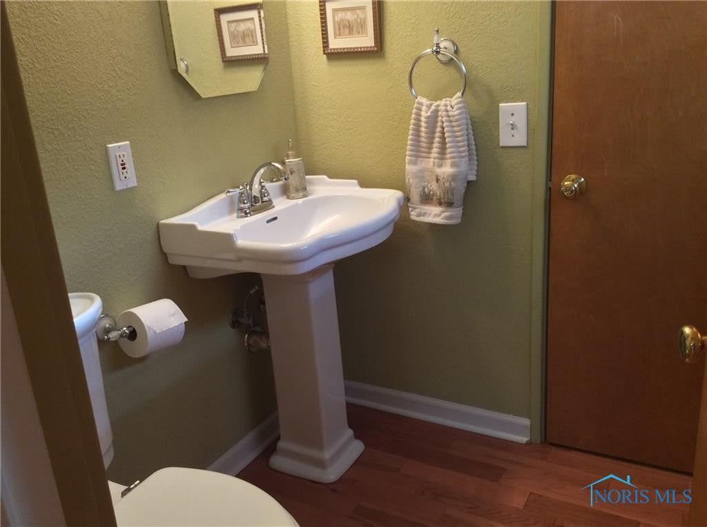 4505 Elmhurst Road Toledo, OH 43613 - Photo 10 of 22 Gallery Image 10