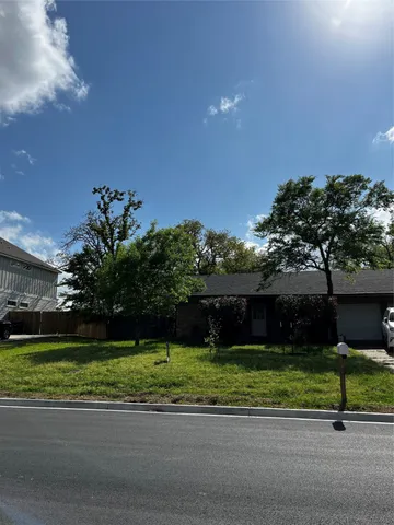 $2,300 | 1220 Berkeley Street, College Station, TX 77840