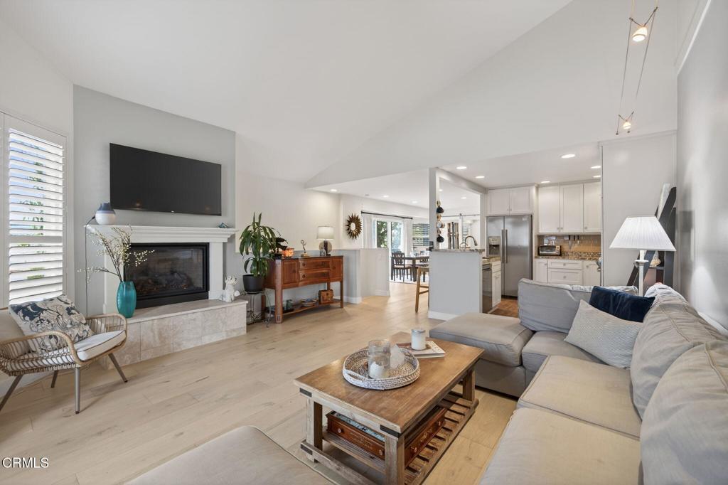 1251 Mandalay Beach Road Oxnard, CA 93035 - Photo 13 of 59 7-web-or-mls-UpmarketMedia_1251M-046