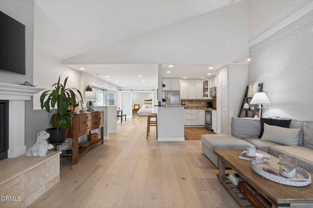 1251 Mandalay Beach Road Oxnard, CA 93035 - Photo 16 of 59 6-web-or-mls-UpmarketMedia_1251M-044