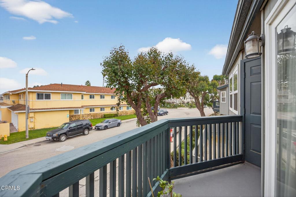 1251 Mandalay Beach Road Oxnard, CA 93035 - Photo 23 of 59 44-web-or-mls-UpmarketMedia_1251M-132