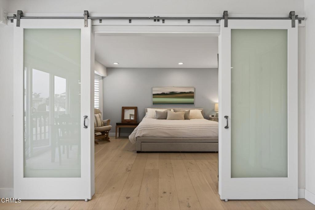 1251 Mandalay Beach Road Oxnard, CA 93035 - Photo 29 of 59 23-web-or-mls-UpmarketMedia_1251M-096