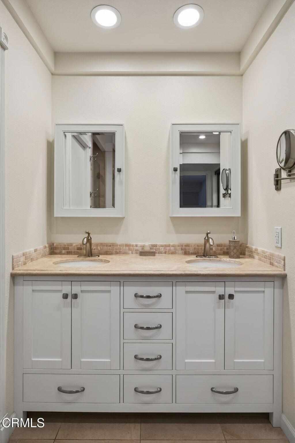 1251 Mandalay Beach Road Oxnard, CA 93035 - Photo 41 of 59 39-web-or-mls-UpmarketMedia_1251M-023