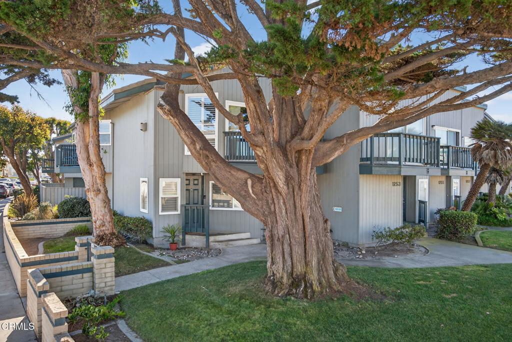 1251 Mandalay Beach Road Oxnard, CA 93035 - Photo 5 of 59 1b-web-or-mls-UpmarketMedia_1251Mand-010