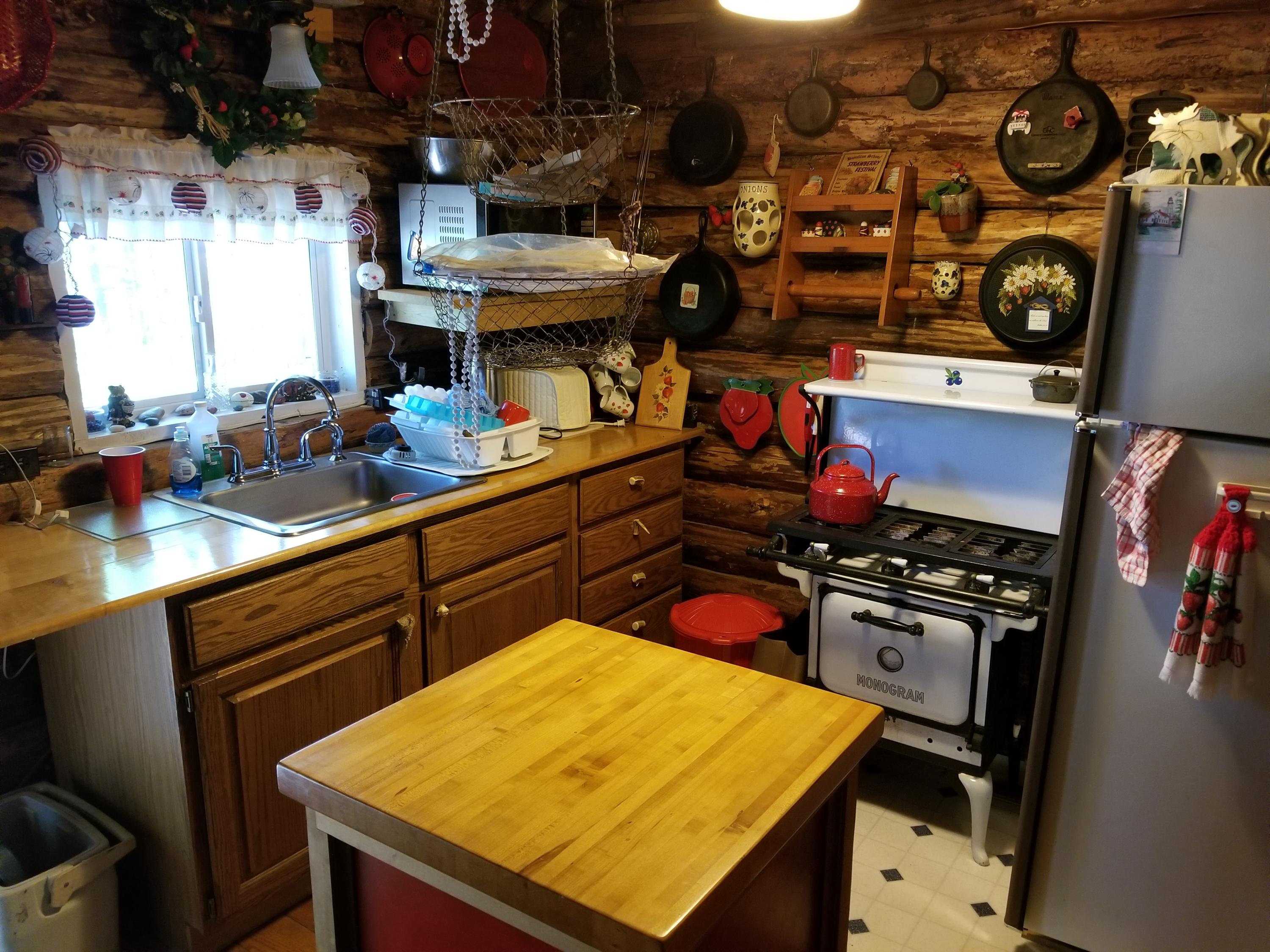 10012 North Whitefish Point Road Paradise, MI 49768 - Photo 12 of 19 Gallery Image 12