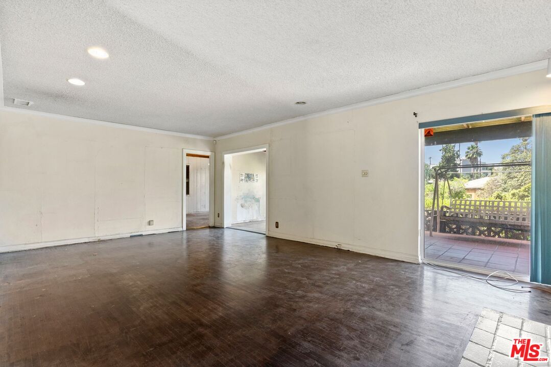 1612 Redcliff Street Los Angeles, CA 90026 - Photo 9 of 22