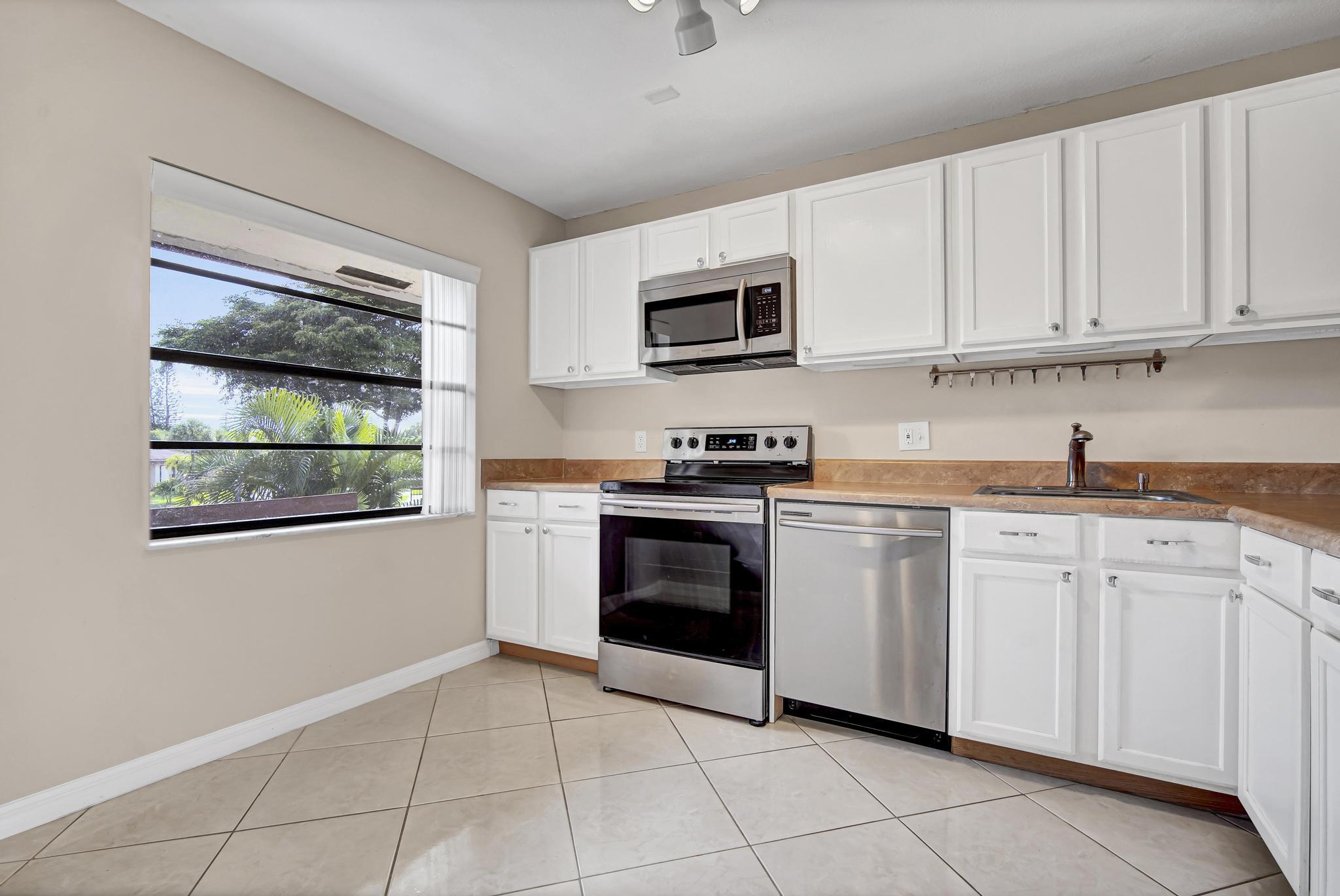 21730 Arriba Real, Unit 33F Boca Raton, FL 33433 - Photo 11 of 39 DSC09737
