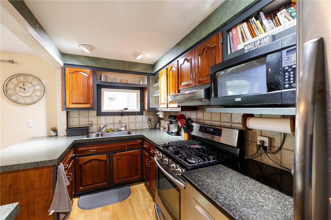 62 Centre Road Glocester, RI 02814 - Photo 13 of 31 Kitchen