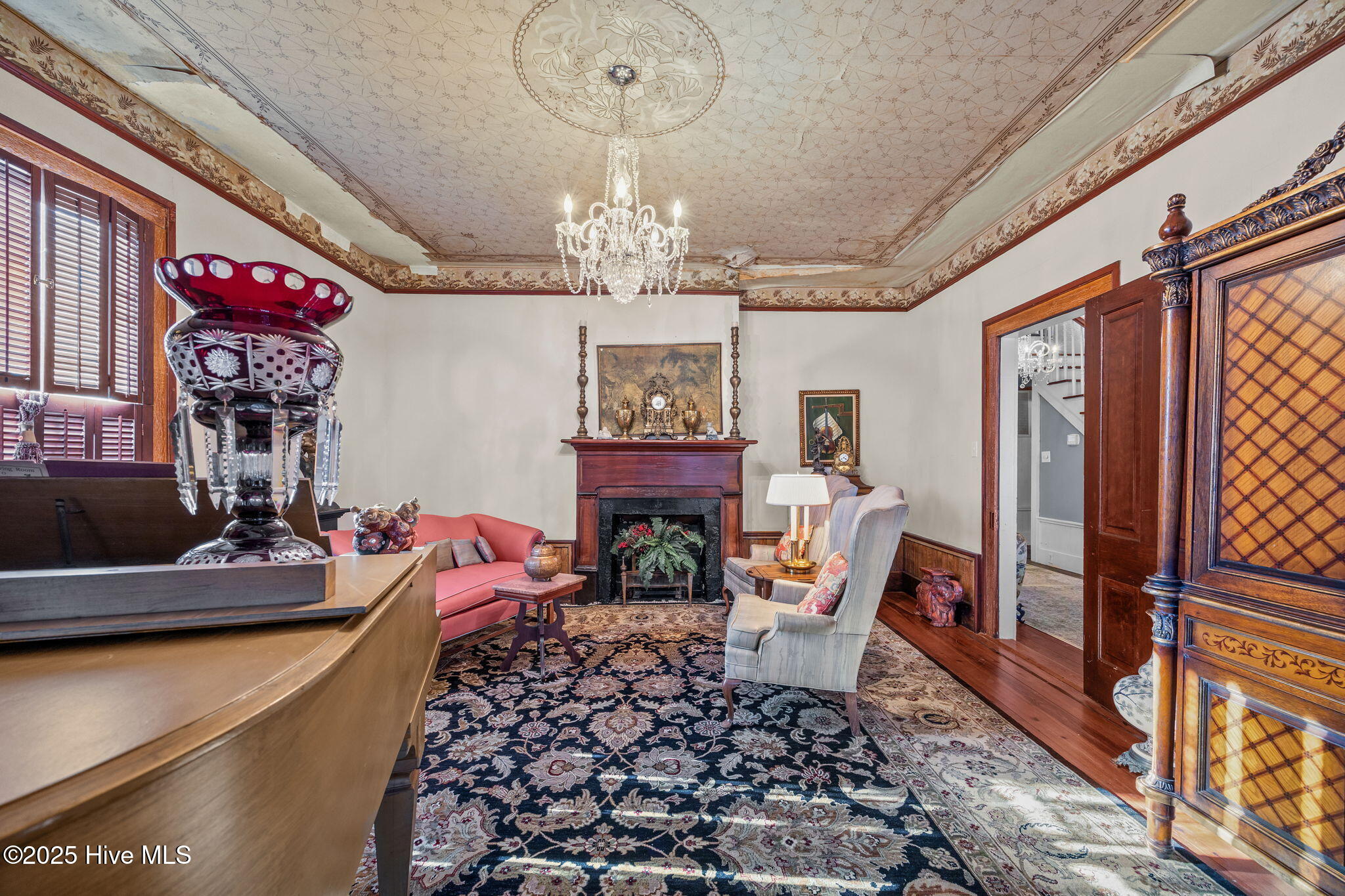 308 North Front Street Hamilton, NC 27840 - Photo 16 of 53 living room