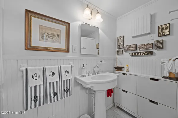 $279,000 | 308 North Front Street, Hamilton, NC 27840